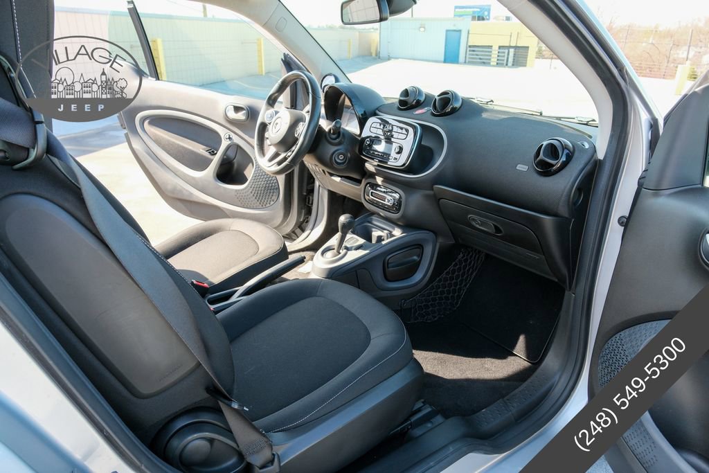 Used 2018 smart fortwo electric drive RWD image 12
