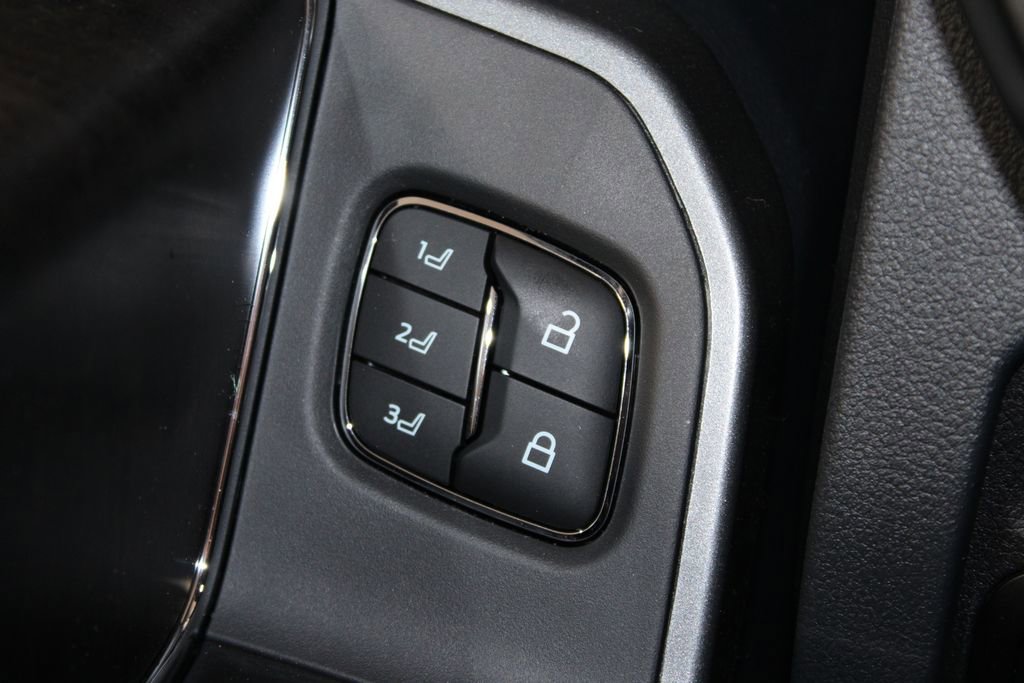 New 2026 Ford F250 Lariat w/ Black Appearance Package image 42