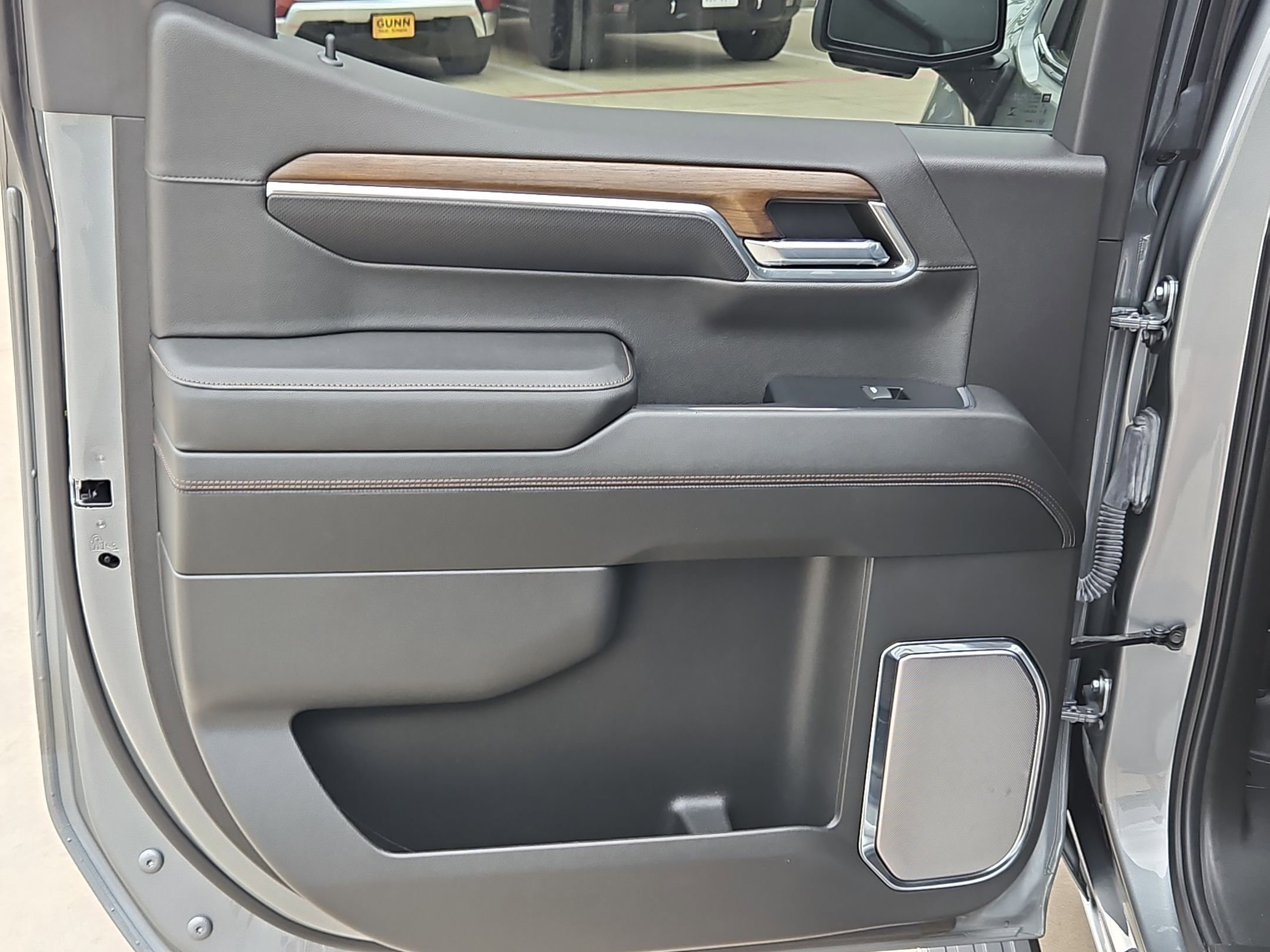 Certified 2024 Chevrolet Silverado 1500 High Country w/ Technology Package image 15