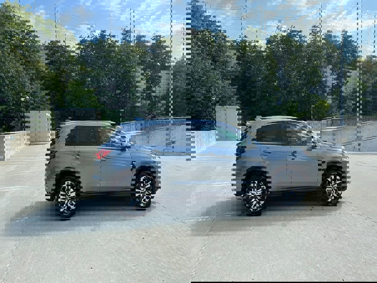 Used 2021 Mitsubishi Outlander Sport ES image 4