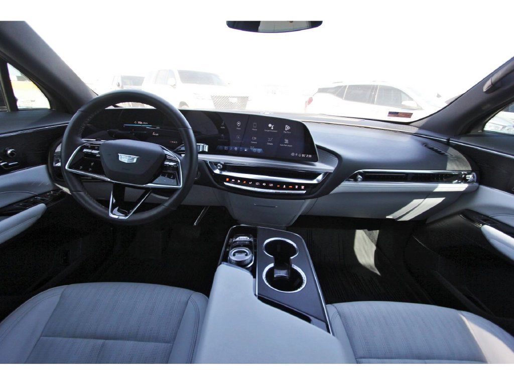 Used 2024 Cadillac Lyriq Sport RWD image 9