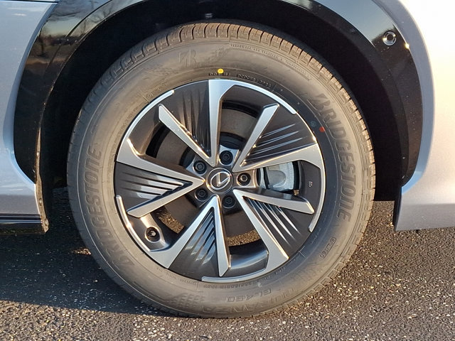 Used 2024 Lexus RZ 450e Premium image 5