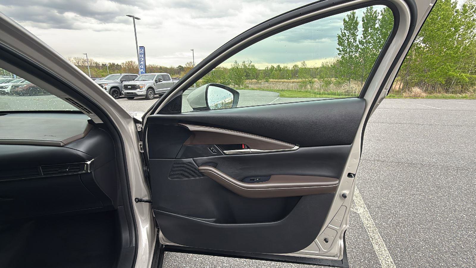 Used 2023 MAZDA CX-30 AWD 2.5 S w/ Premium Package image 15