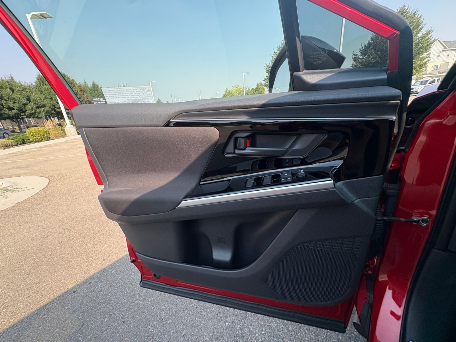Certified 2025 Subaru Solterra w/ Premium Convenience Package AWD/4WD image 13