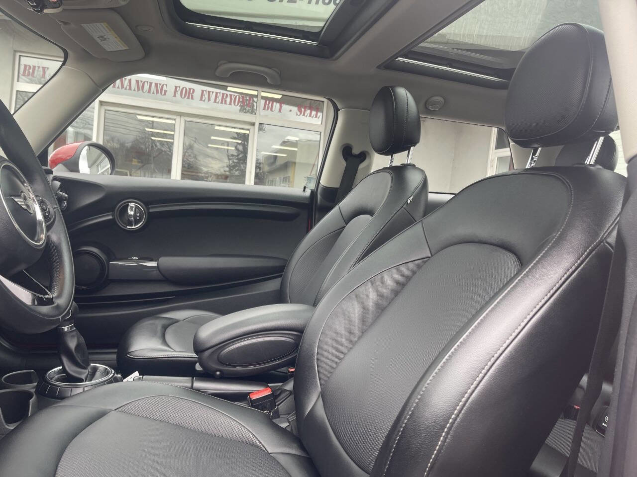 Used 2015 MINI Cooper 2-Door Hardtop image 17