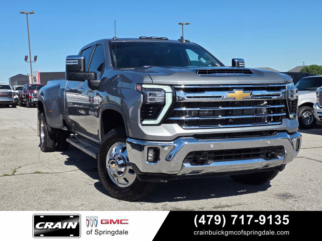 Used 2025 Chevrolet Silverado 3500 LTZ w/ LTZ Plus Package AWD/4WD image 1