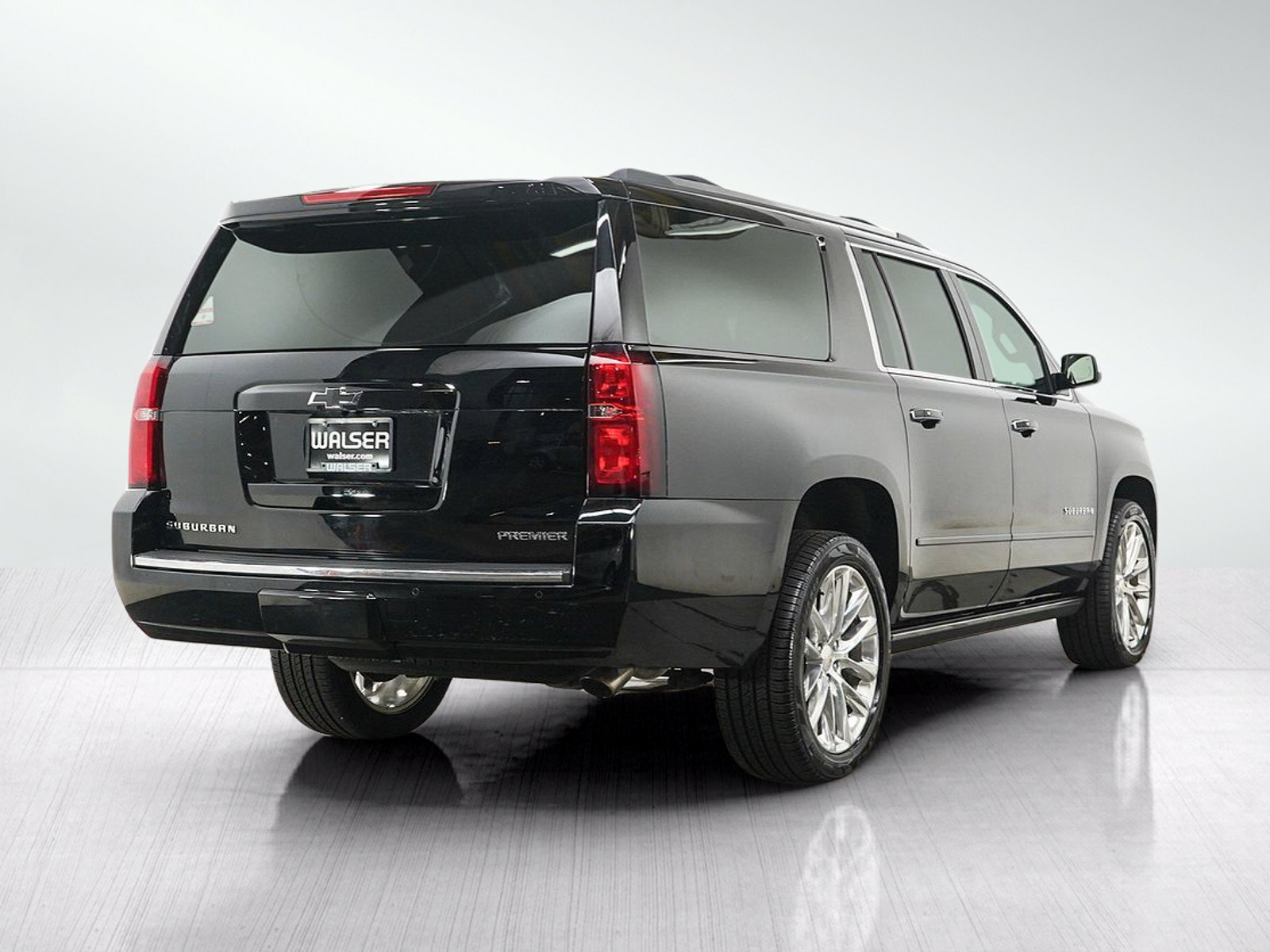 Used 2019 Chevrolet Suburban Premier w/ Premier Plus Edition AWD/4WD image 5