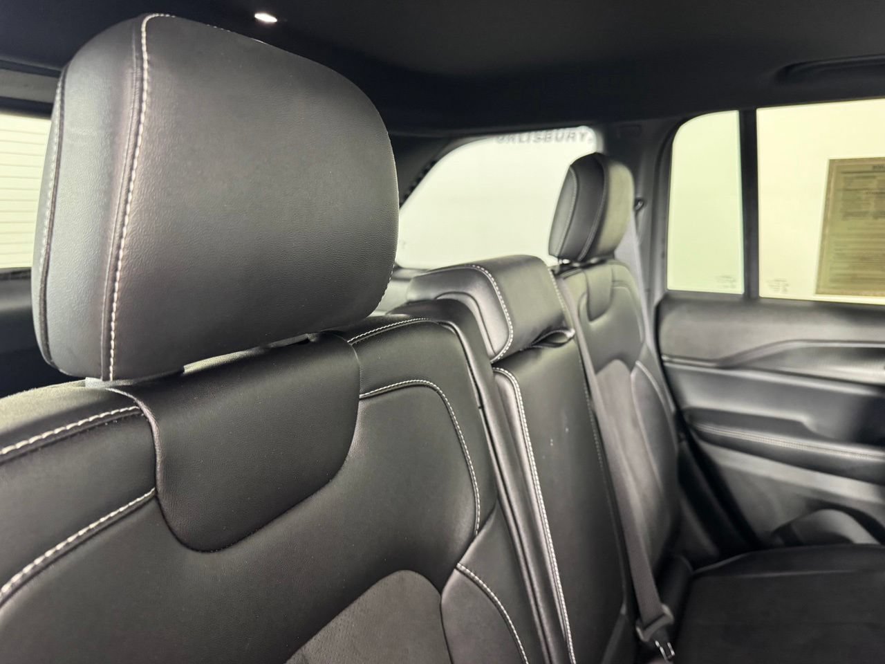 Used 2023 Jeep Grand Cherokee Altitude RWD image 40