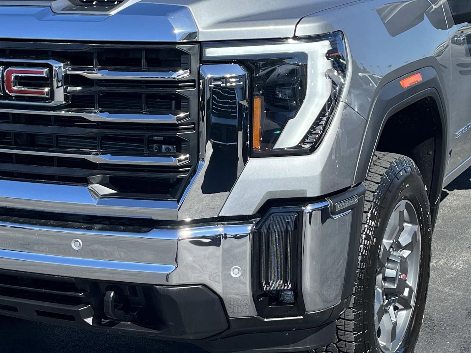 New 2026 GMC Sierra 2500 SLE w/ SLE Value Package; AWD/4WD image 12