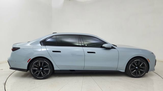 Used 2024 BMW 740i xDrive w/ Premium Package image 6