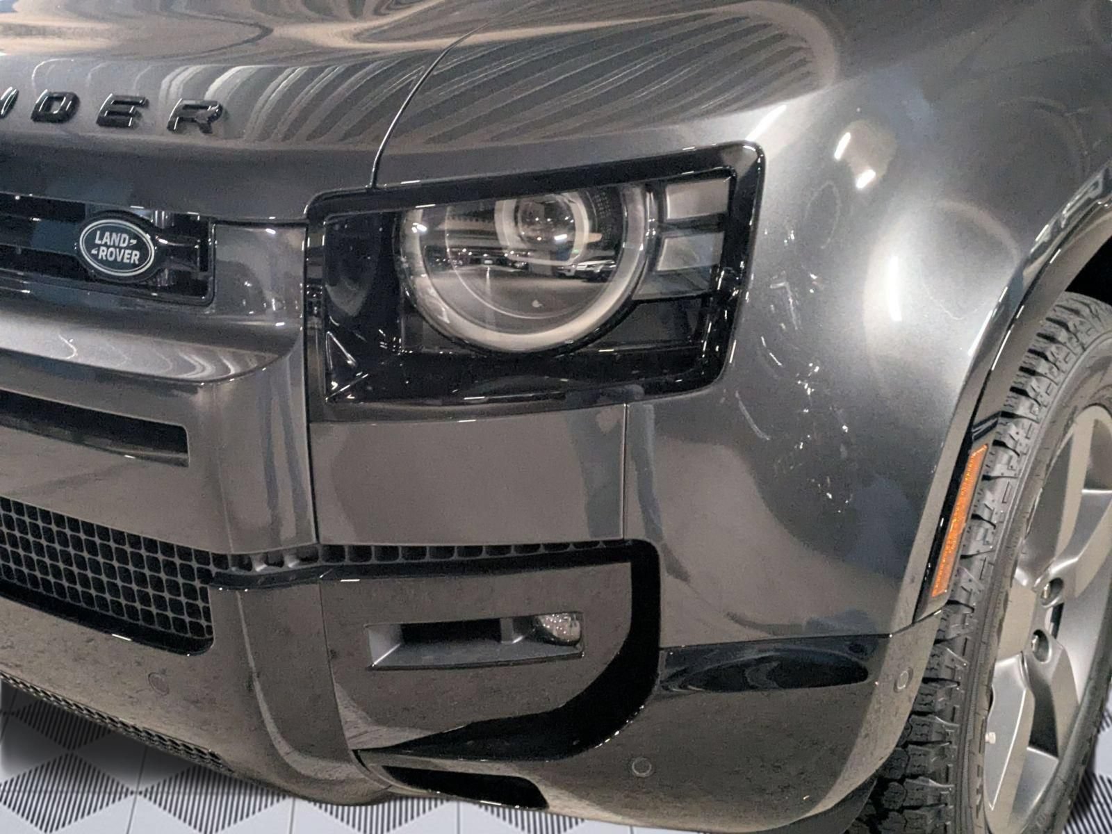 New 2026 Land Rover Defender 110 X-Dynamic SE AWD/4WD image 10