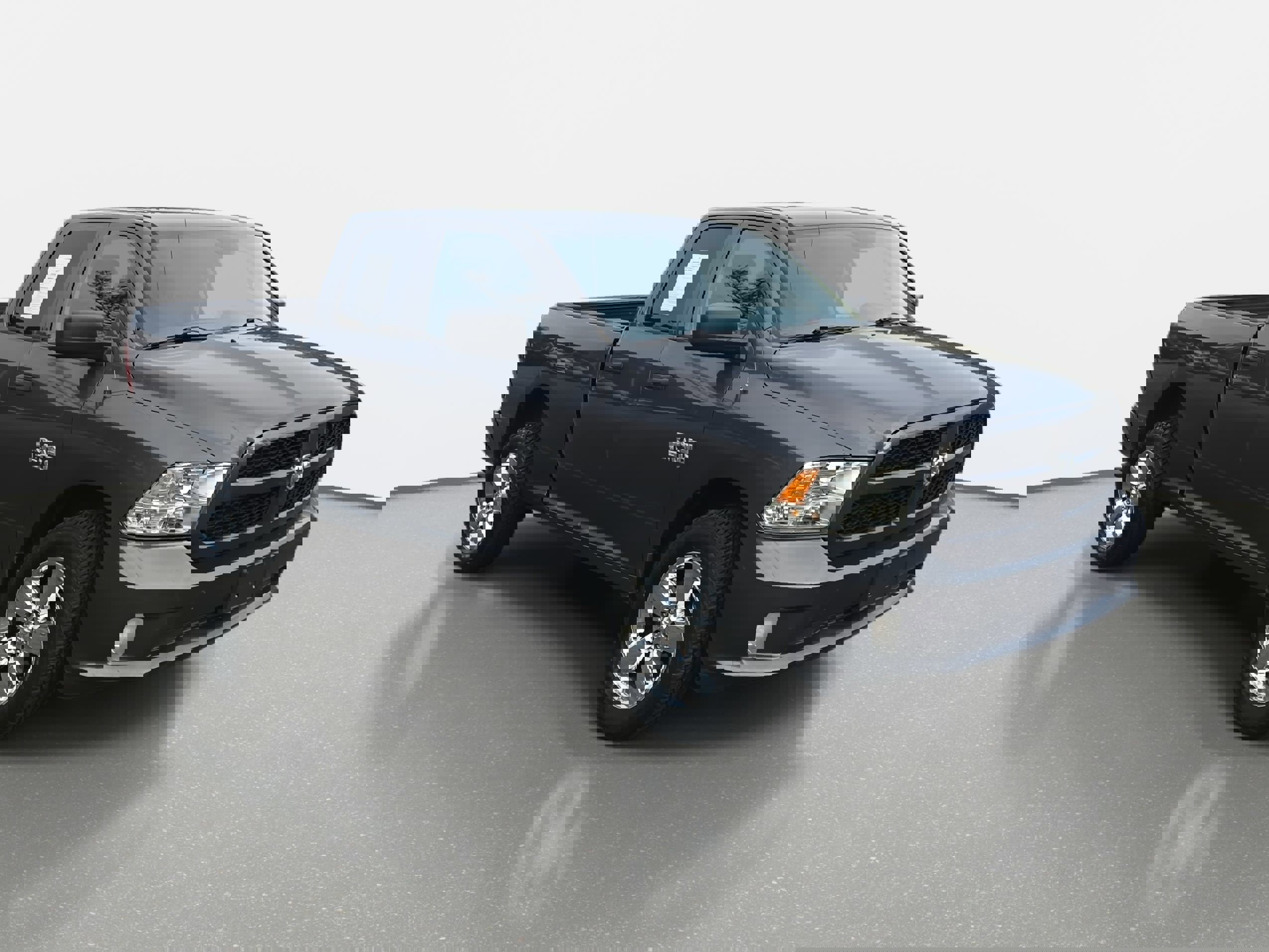 Used 2018 RAM 1500 Express w/ Express Value Package image 3