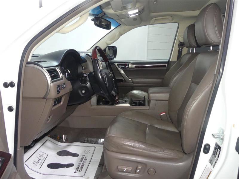 Used 2018 Lexus GX 460 Premium w/ Premium Package image 22