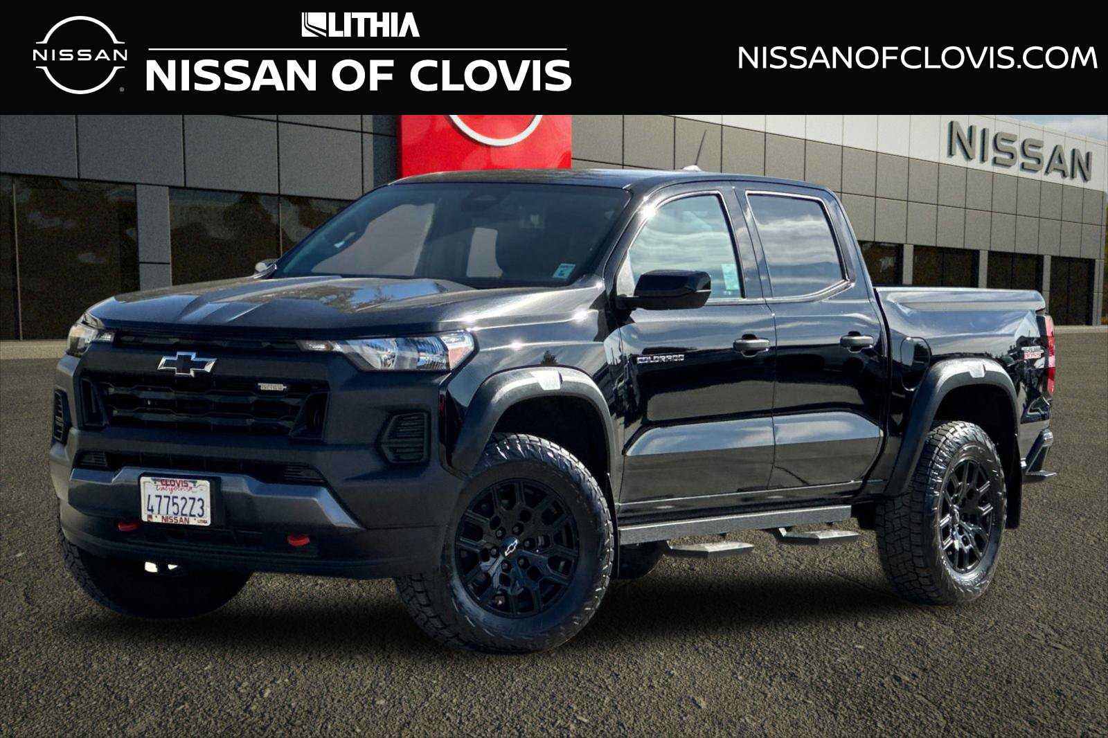 Used 2024 Chevrolet Colorado Trail Boss w/ Advanced Trailering Package AWD/4WD image 1