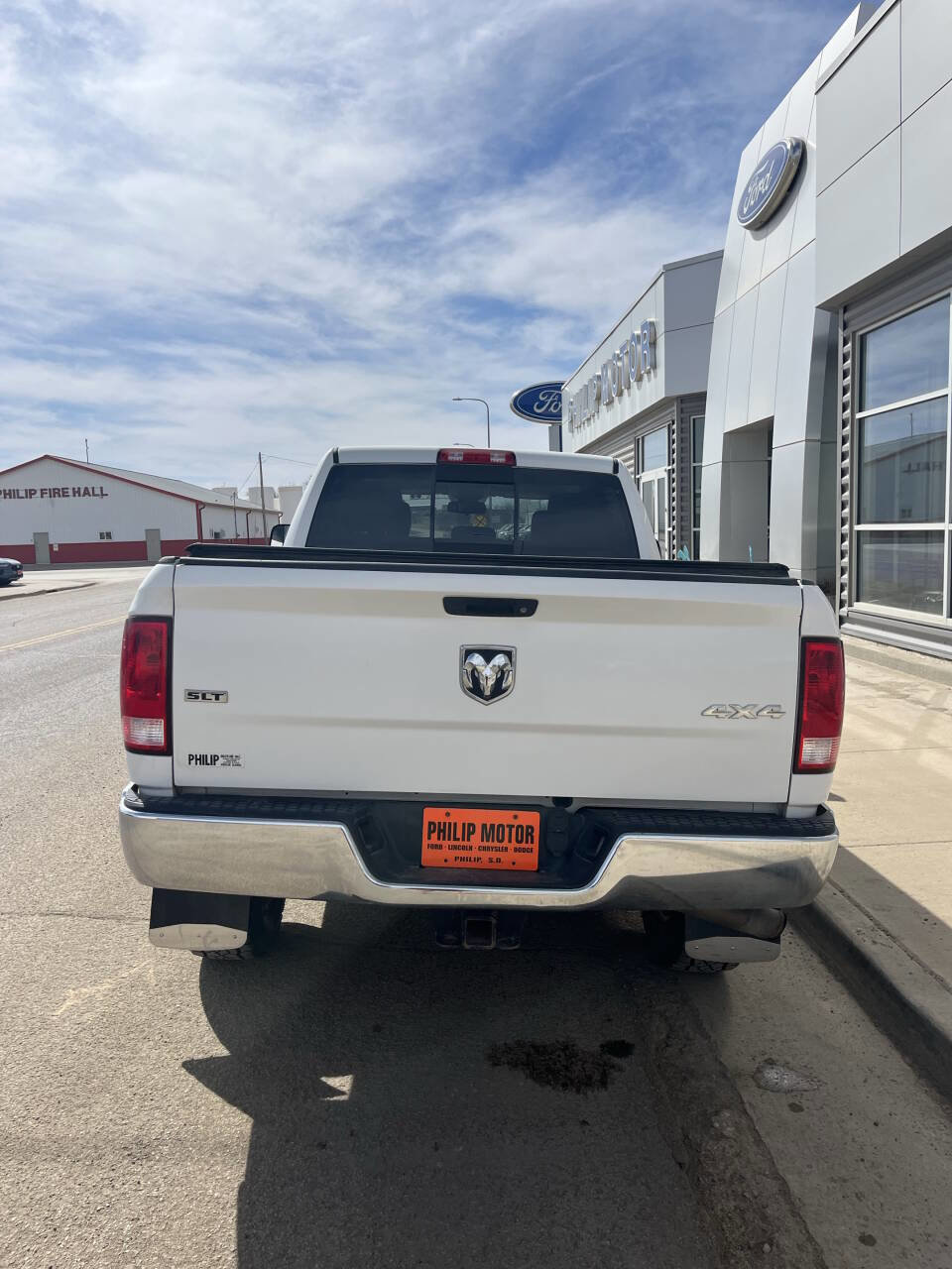 Used 2014 RAM 2500 SLT image 2