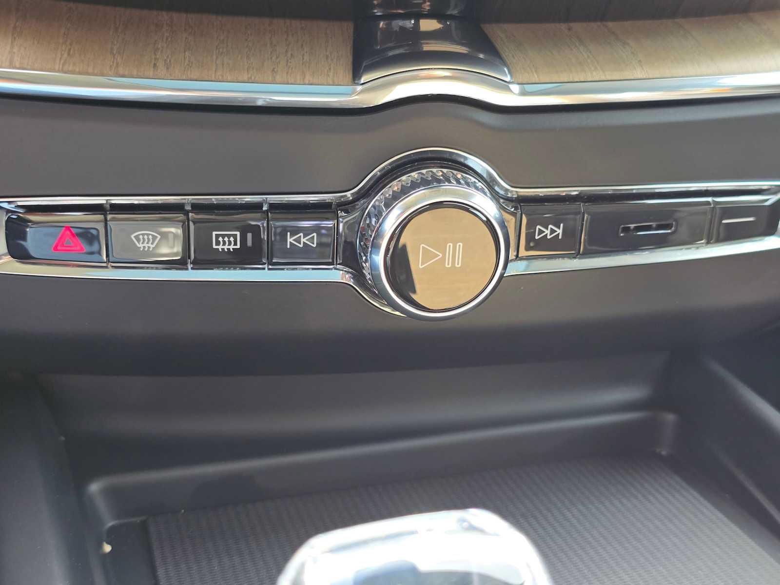 Used 2026 Volvo XC60 B5 Core AWD/4WD image 29