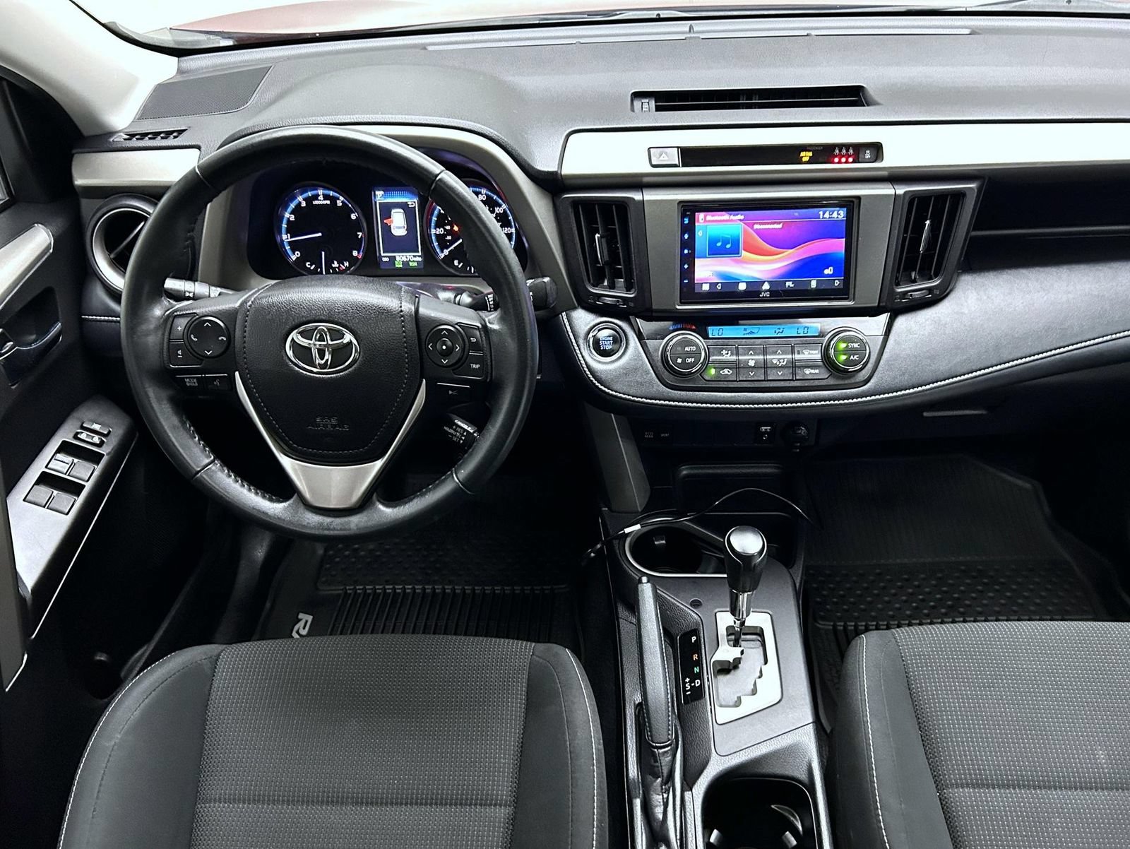 Used 2018 Toyota RAV4 XLE FWD image 12