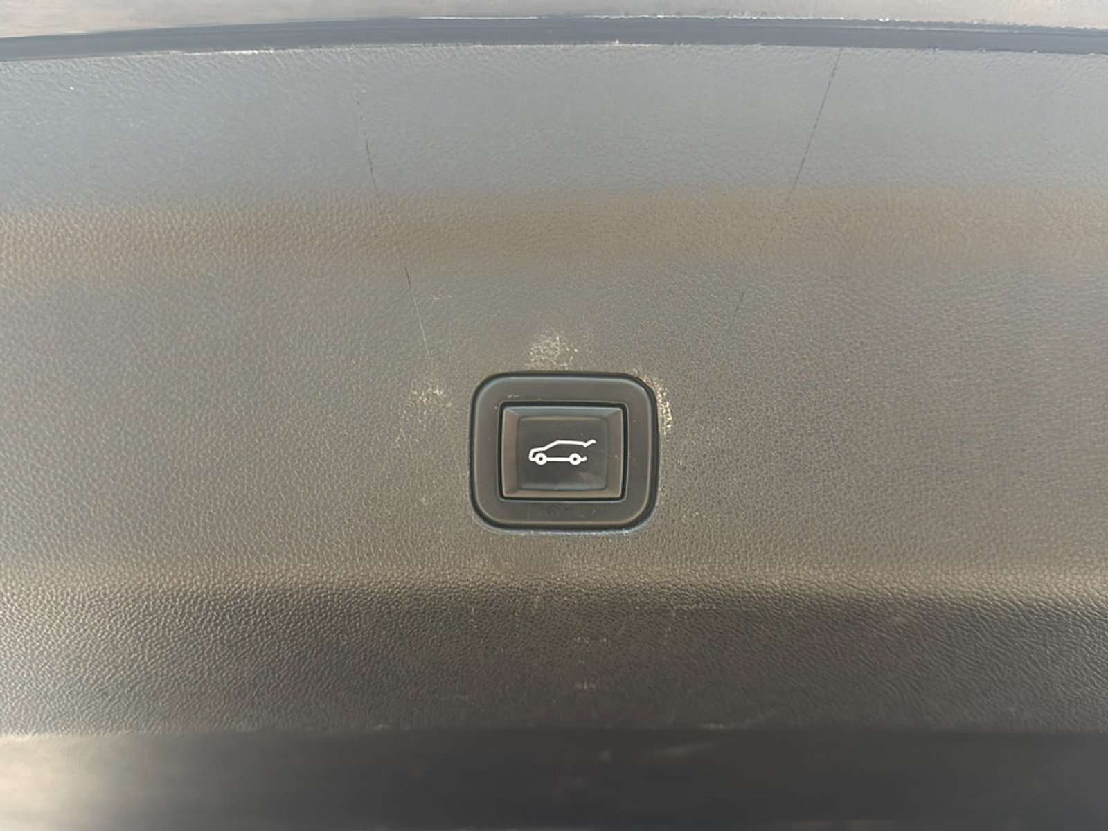 Used 2021 Chevrolet Tahoe Premier image 32