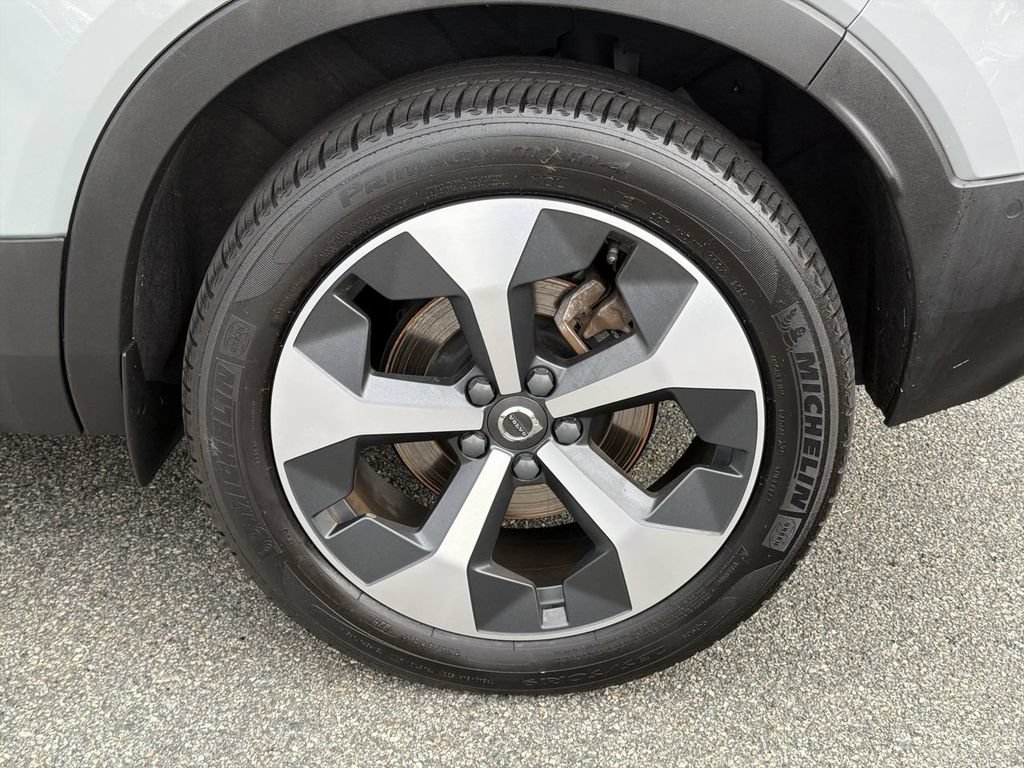 Certified 2024 Volvo XC40 B5 Plus w/ Climate Package AWD/4WD image 11