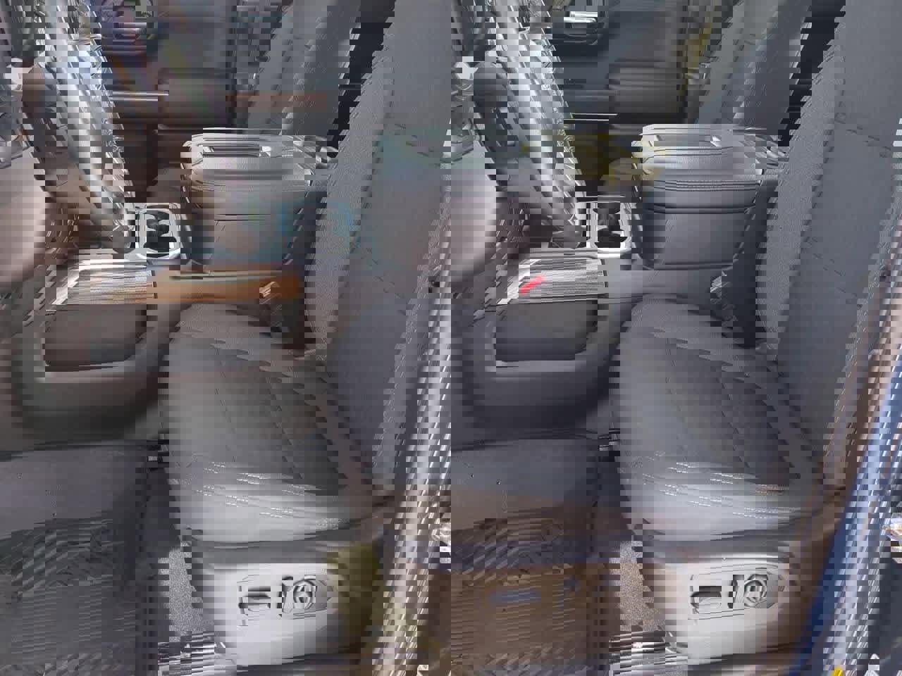 Used 2021 Chevrolet Silverado 1500 LT Trail Boss w/ Convenience Package II image 15