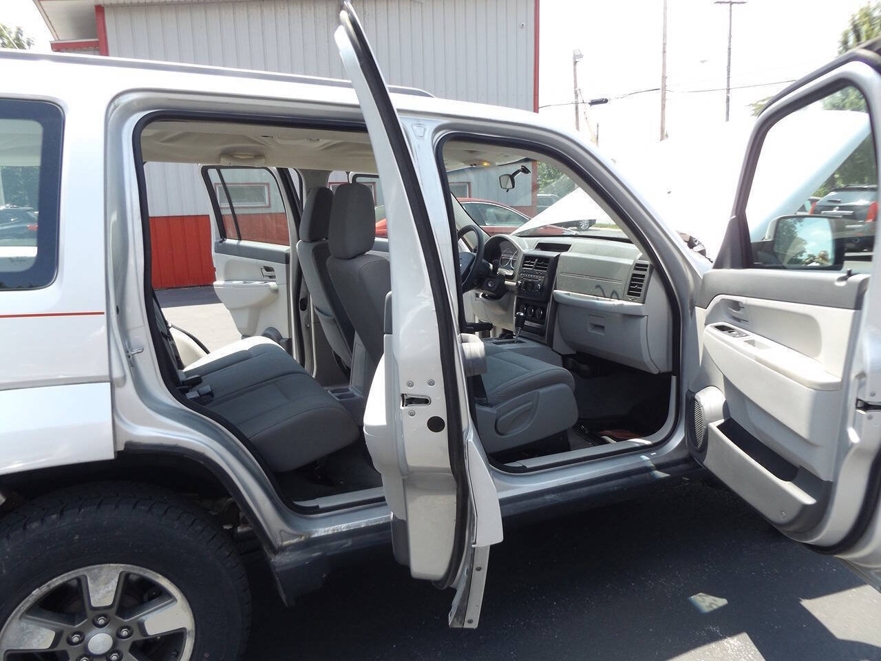 Used 2008 Jeep Liberty Sport AWD/4WD image 18