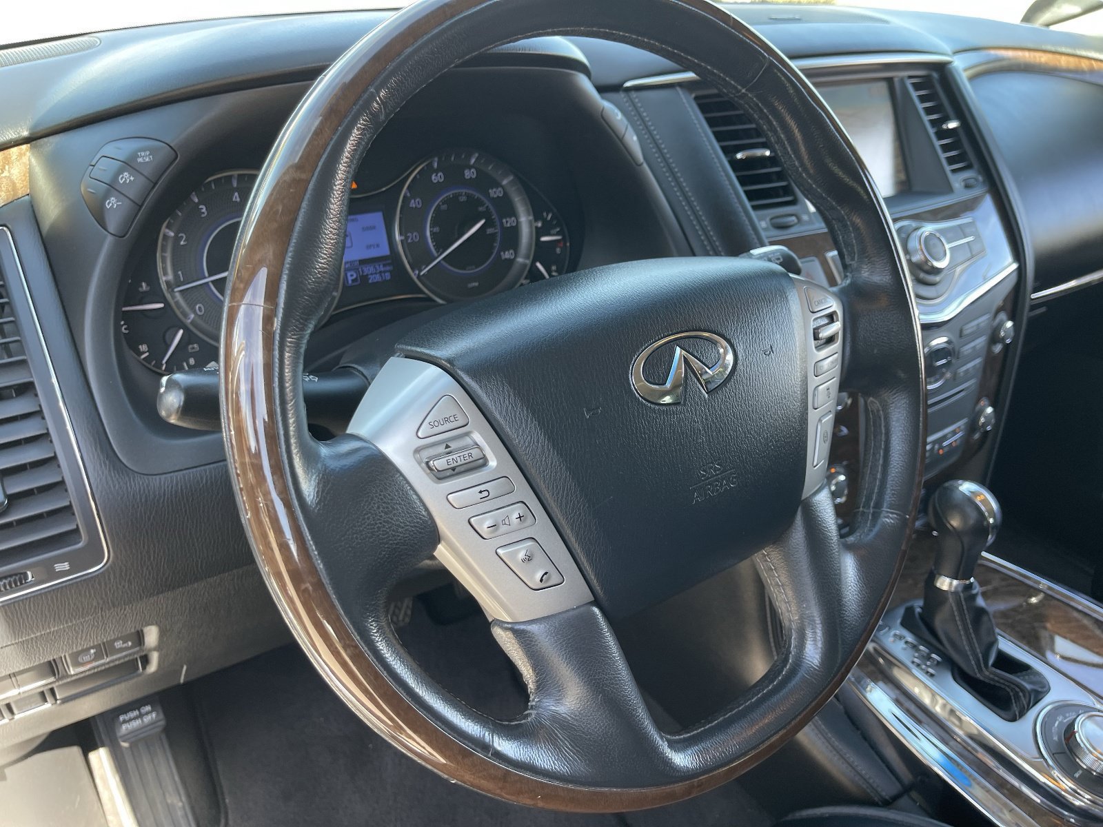 Used 2017 INFINITI QX80 4WD w/ Driver Assistance Package image 25