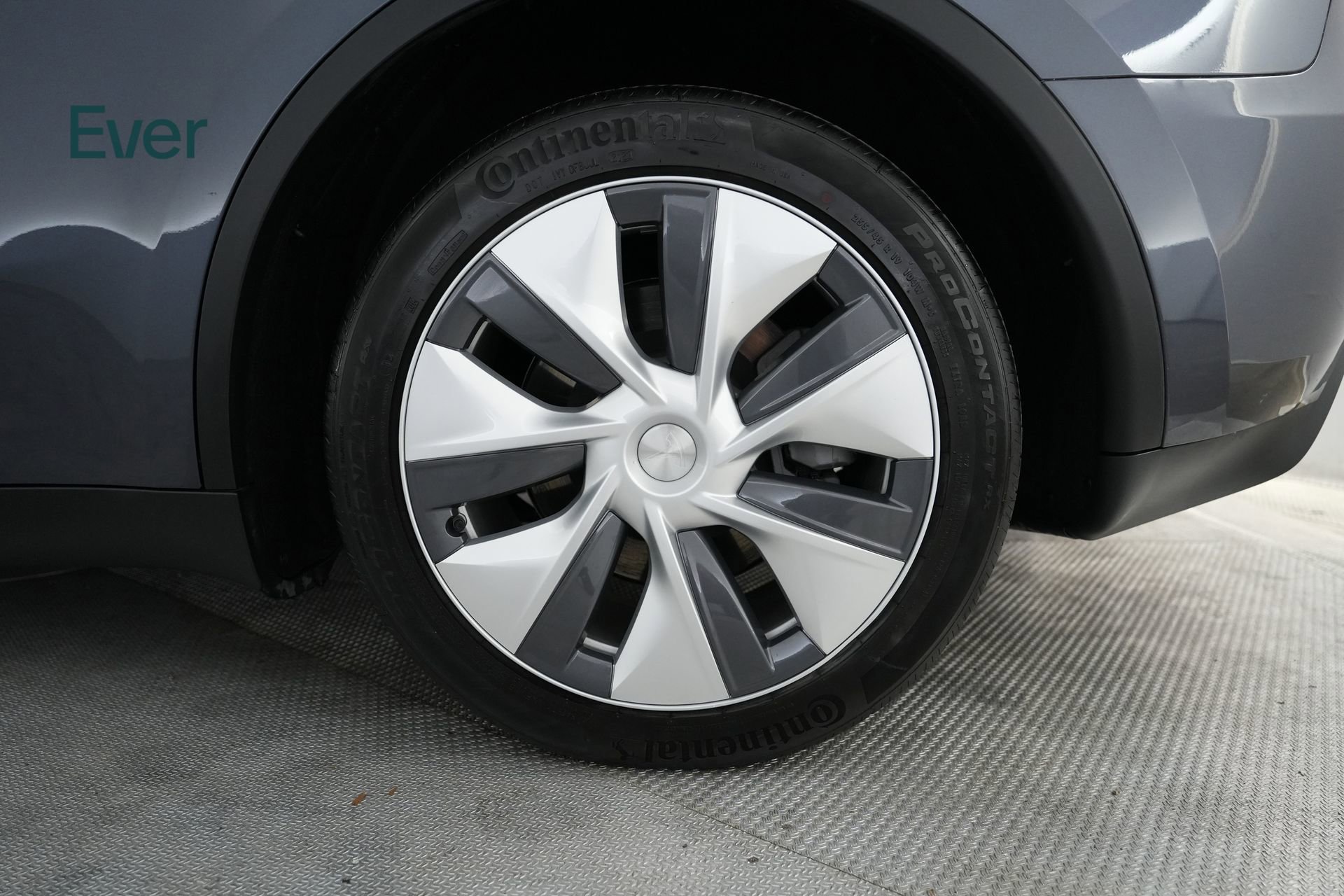 Used 2023 Tesla Model Y Long Range image 9