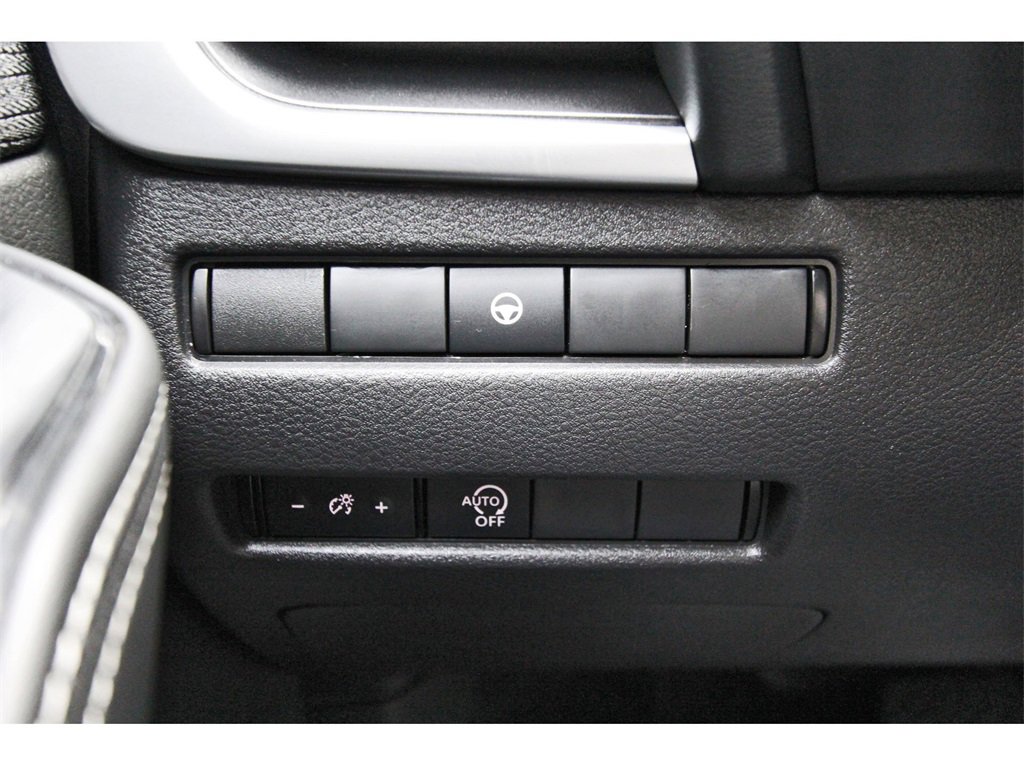 Certified 2023 Nissan Rogue SV image 17