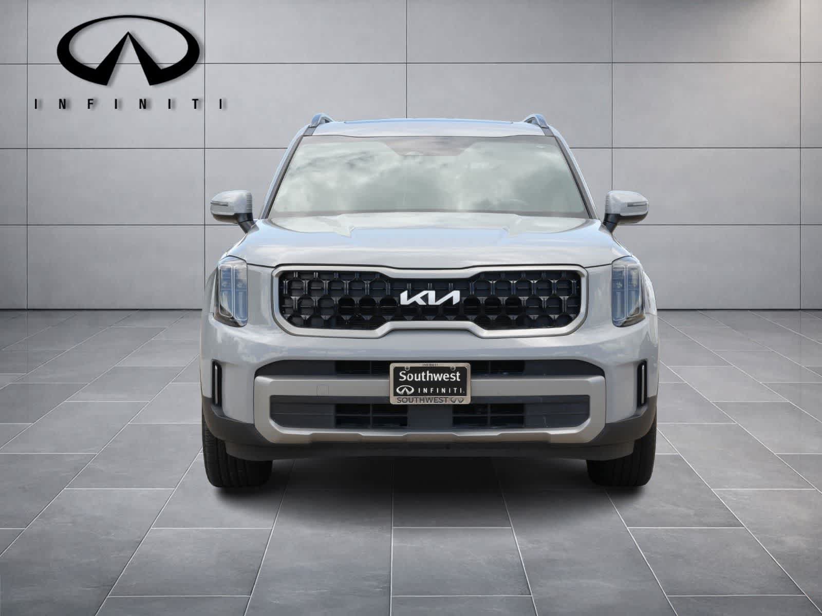 Used 2023 Kia Telluride EX X-Line AWD/4WD image 2