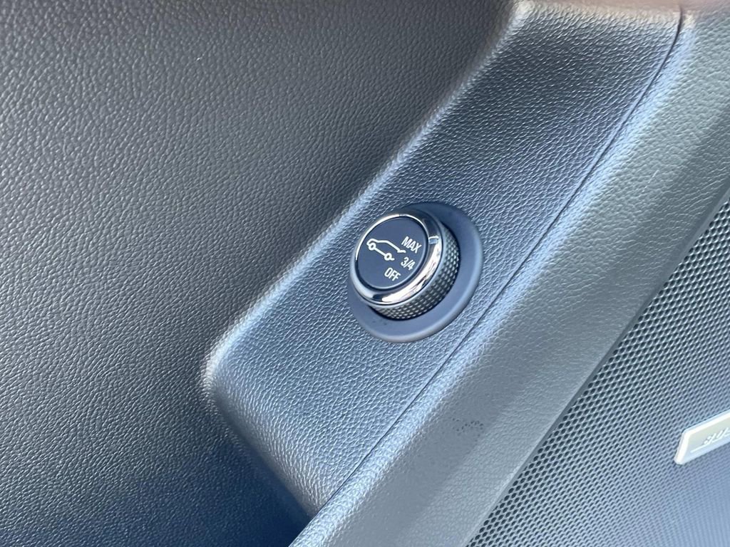 Used 2023 Chevrolet Traverse Premier image 18