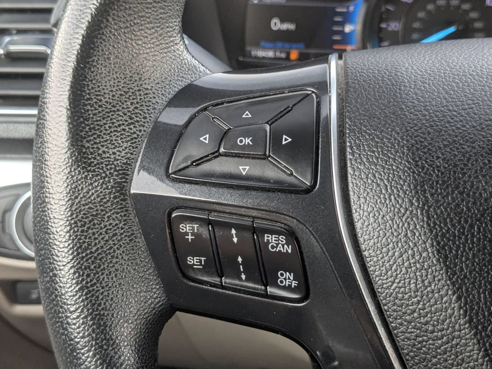 Used 2018 Ford Explorer Limited w/ Equipment Group 301A FWD image 17