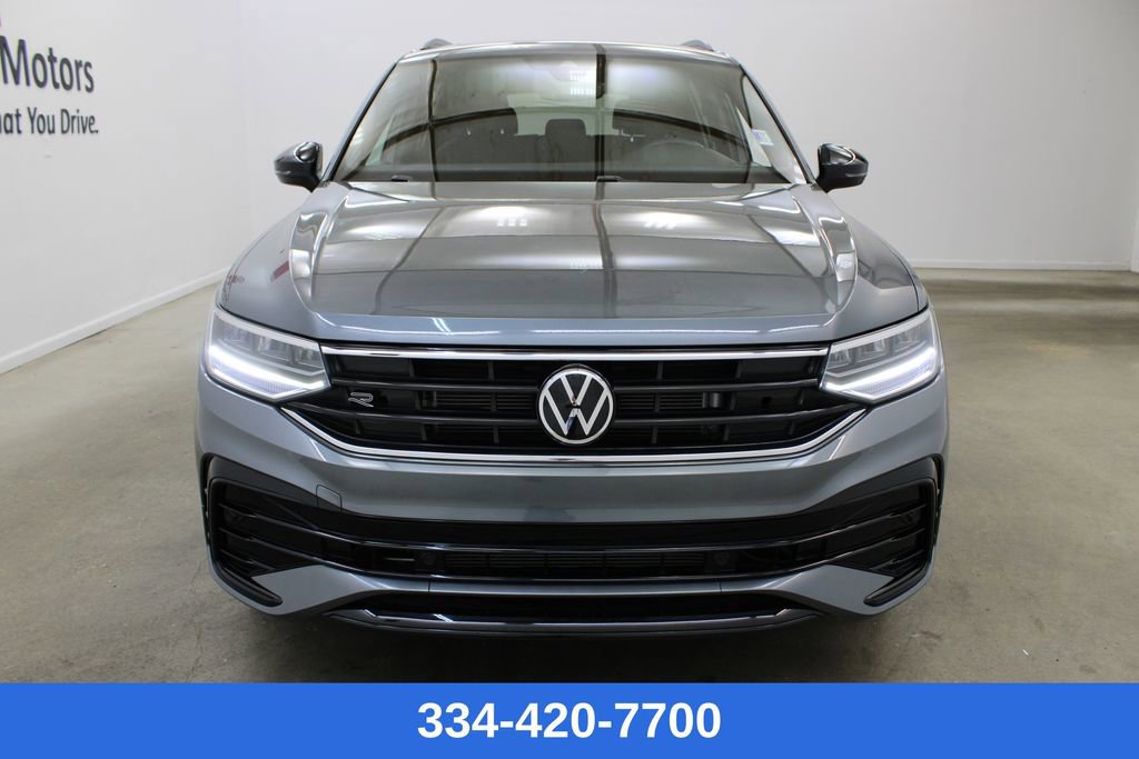 Certified 2023 Volkswagen Tiguan SE R-Line image 6