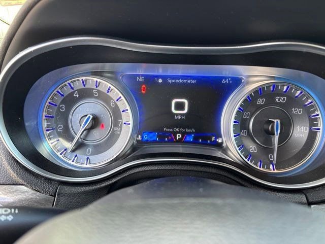 Used 2021 Chrysler 300 Touring w/ Sport Appearance Package RWD image 15
