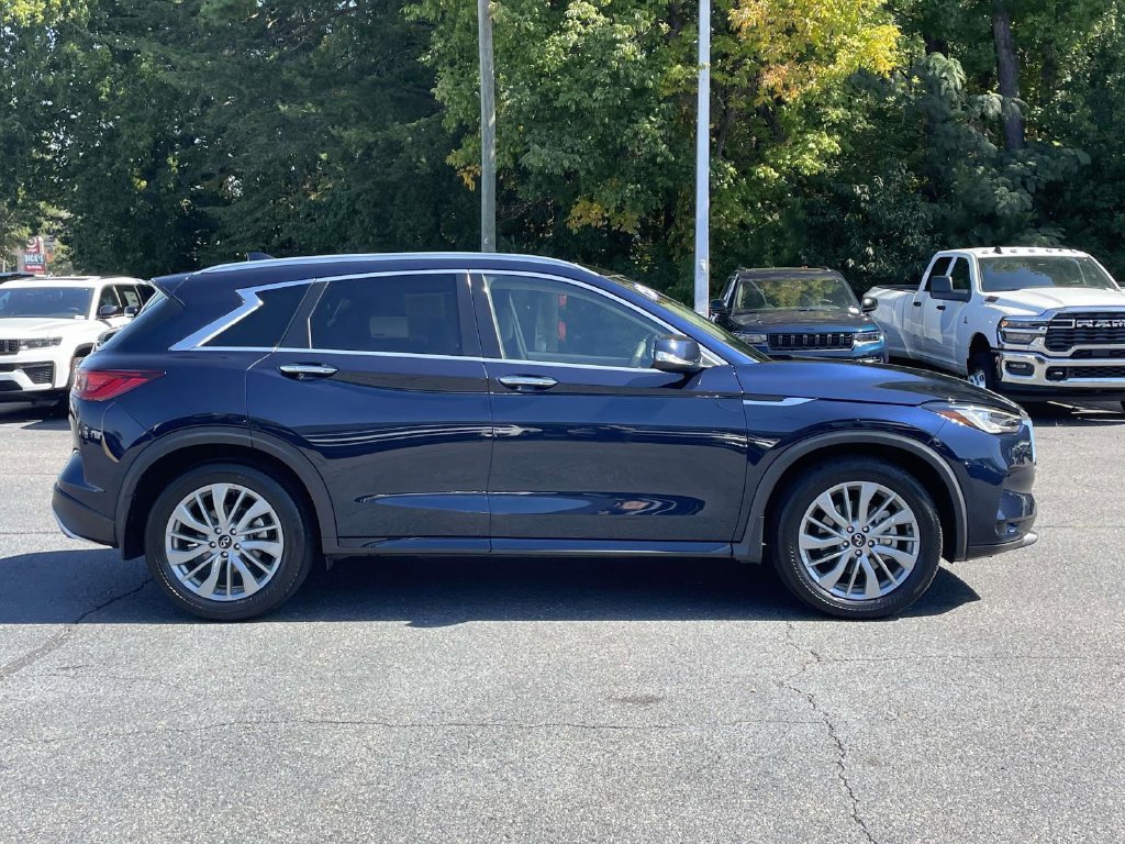 Used 2023 INFINITI QX50 Luxe FWD image 9