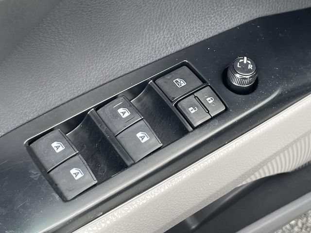Used 2018 Toyota Camry LE w/ Convenience Package FWD image 12