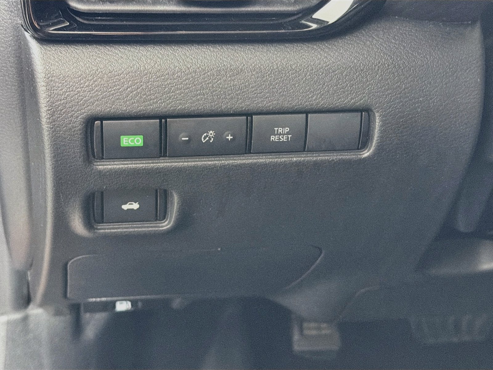 Used 2022 Nissan Sentra SV FWD image 11