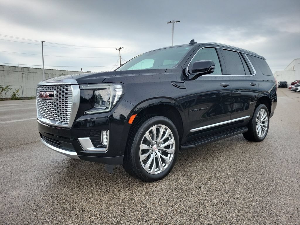 Used 2024 GMC Yukon Denali w/ Advanced Technology Package AWD/4WD image 2