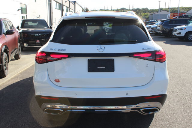 Used 2025 Mercedes-Benz GLC 300 4MATIC image 29