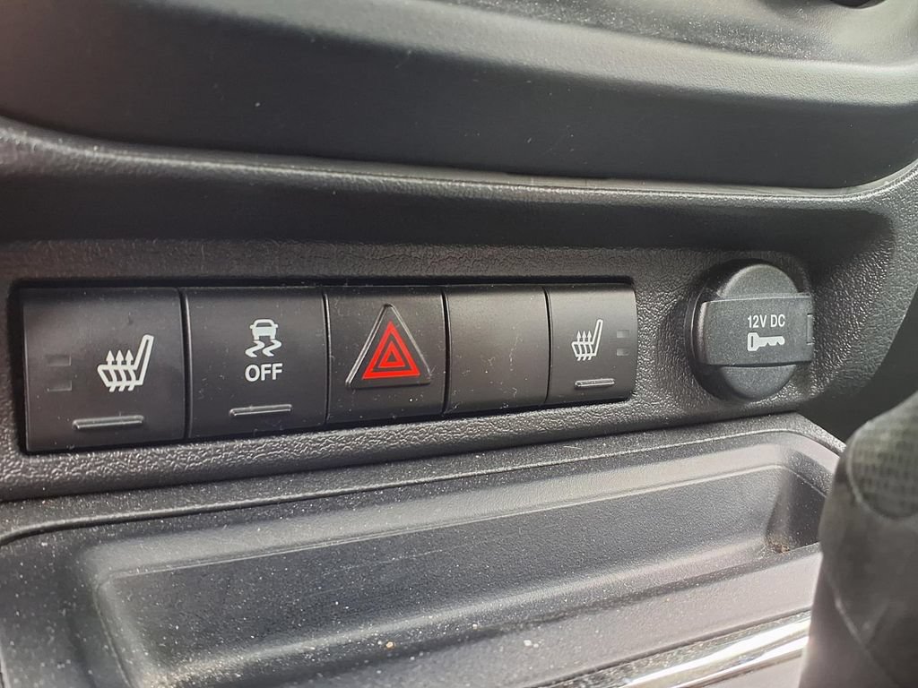 Used 2014 Jeep Patriot Latitude w/ Sun/Sound Group AWD/4WD image 21