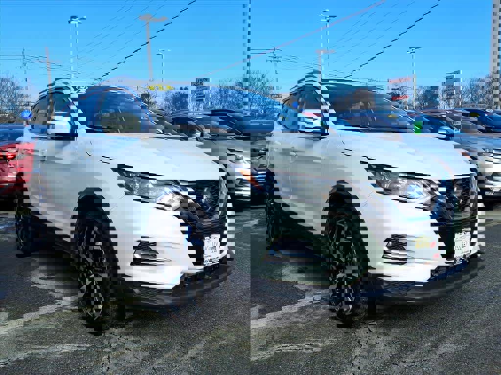 Used 2022 Nissan Rogue Sport SL image 3