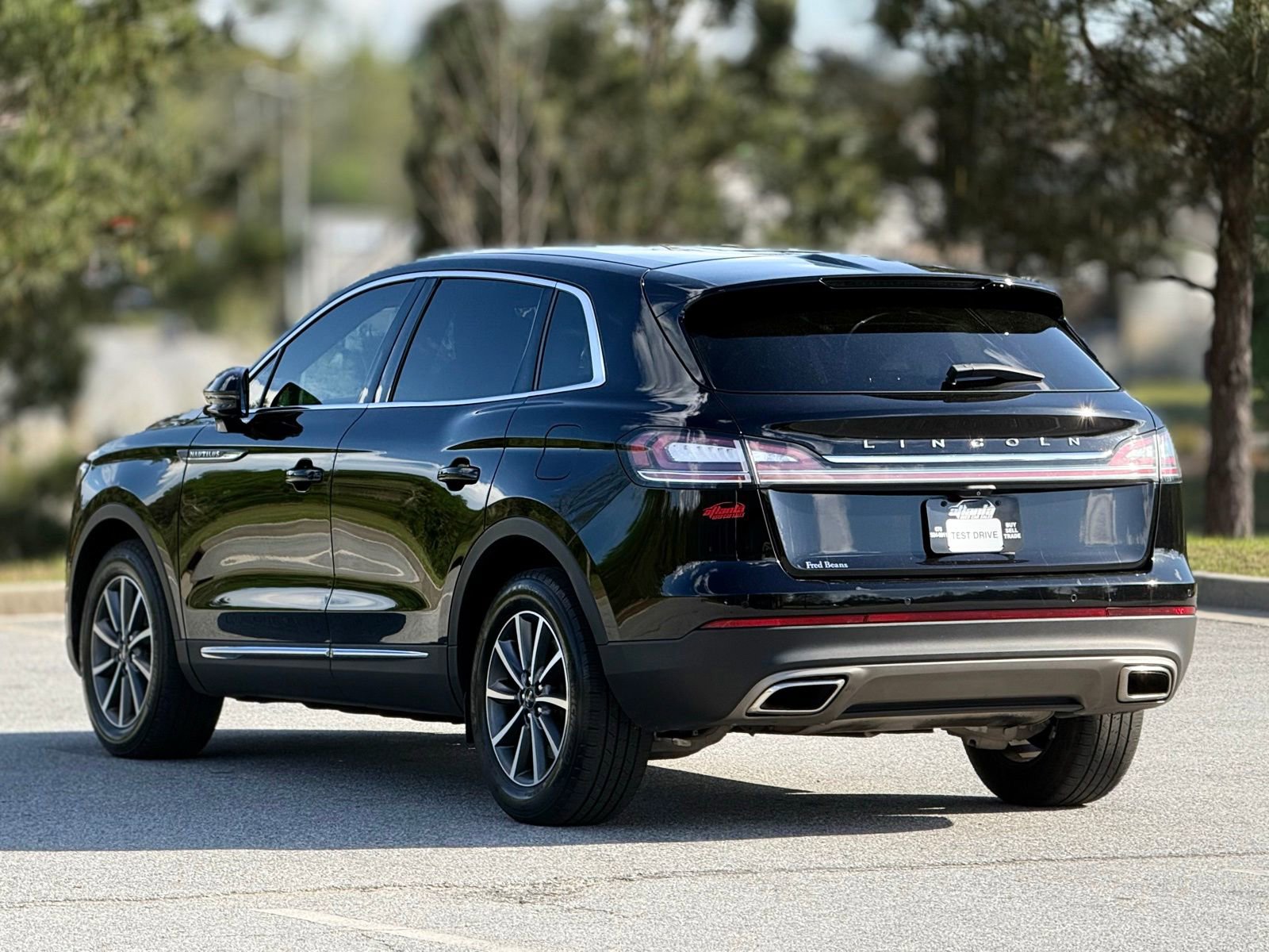 Used 2022 Lincoln Nautilus AWD image 10