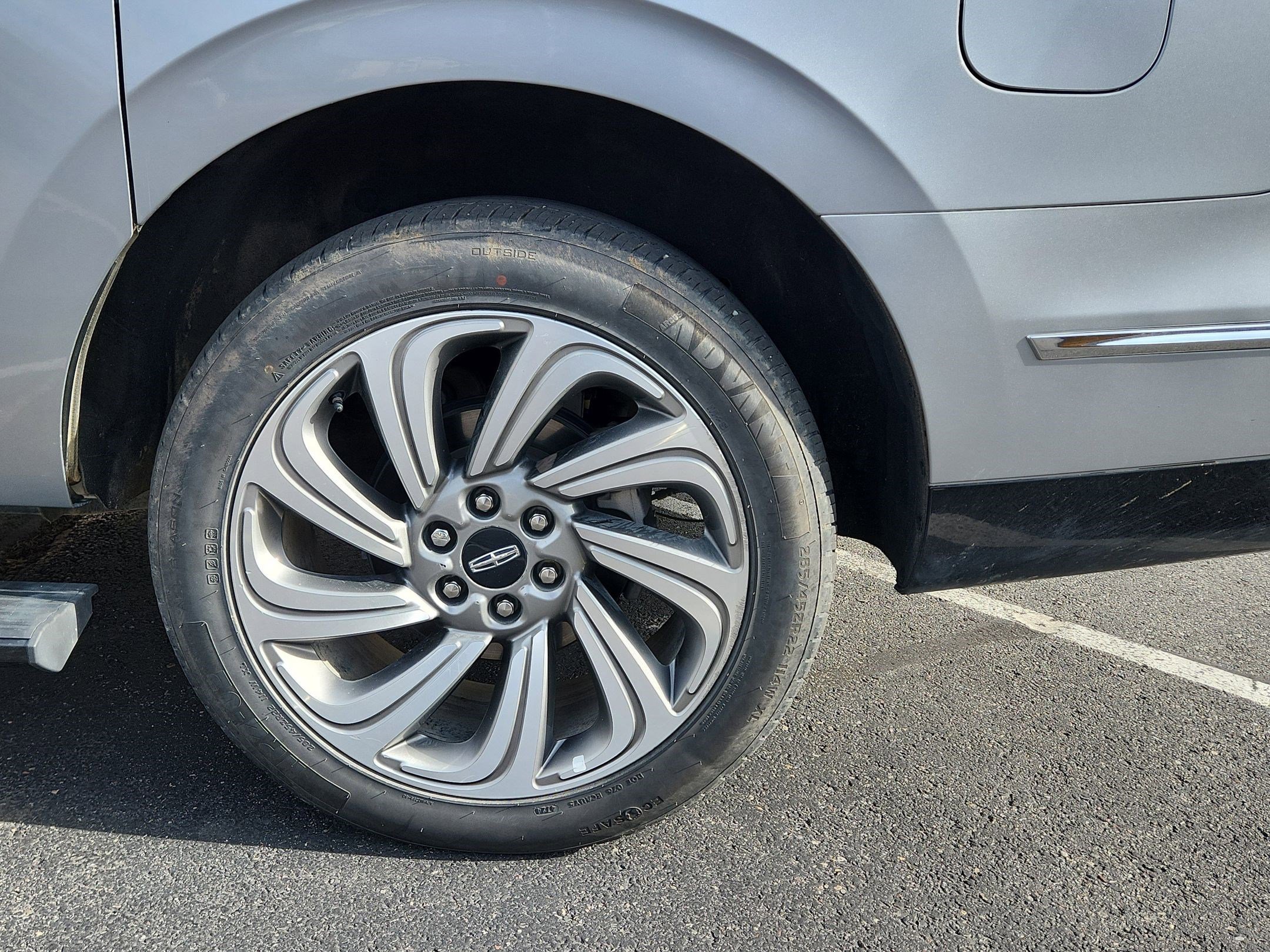 Used 2022 Lincoln Navigator L Reserve image 9