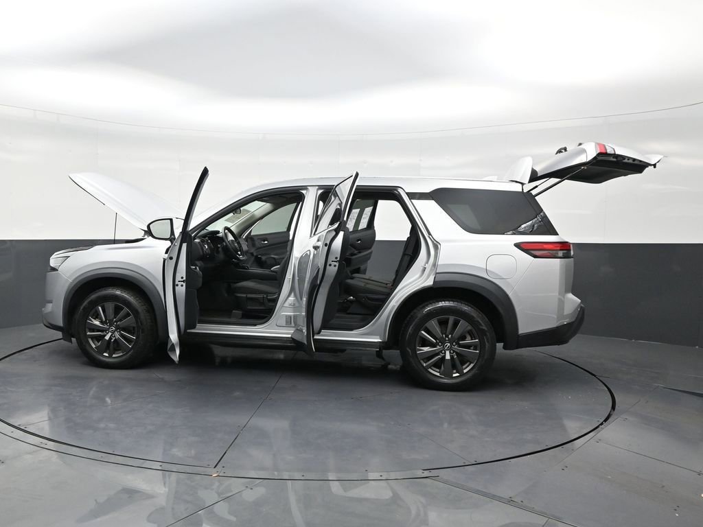 Used 2022 Nissan Pathfinder S image 30