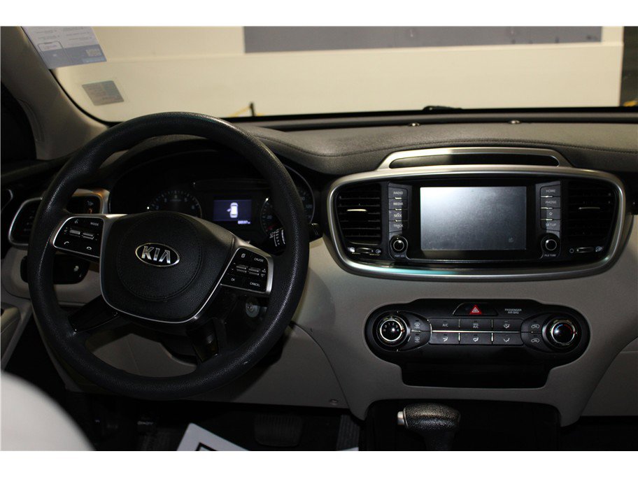 Used 2020 Kia Sorento LX image 15