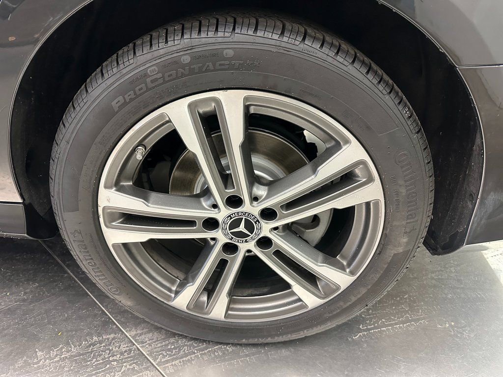 Used 2021 Mercedes-Benz E 350 4MATIC Sedan w/ Premium Package image 35