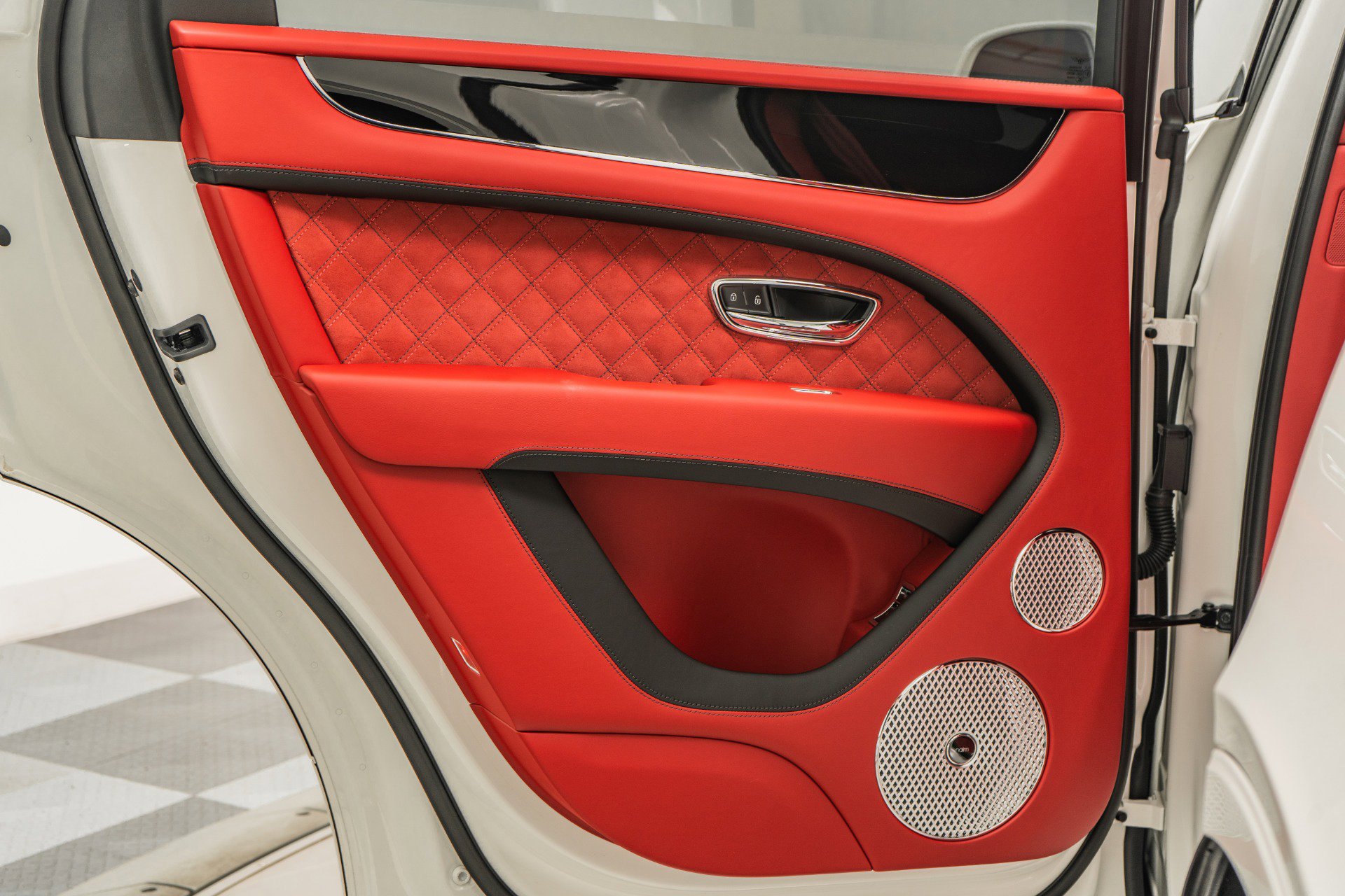 Used 2021 Bentley Bentayga Speed image 31