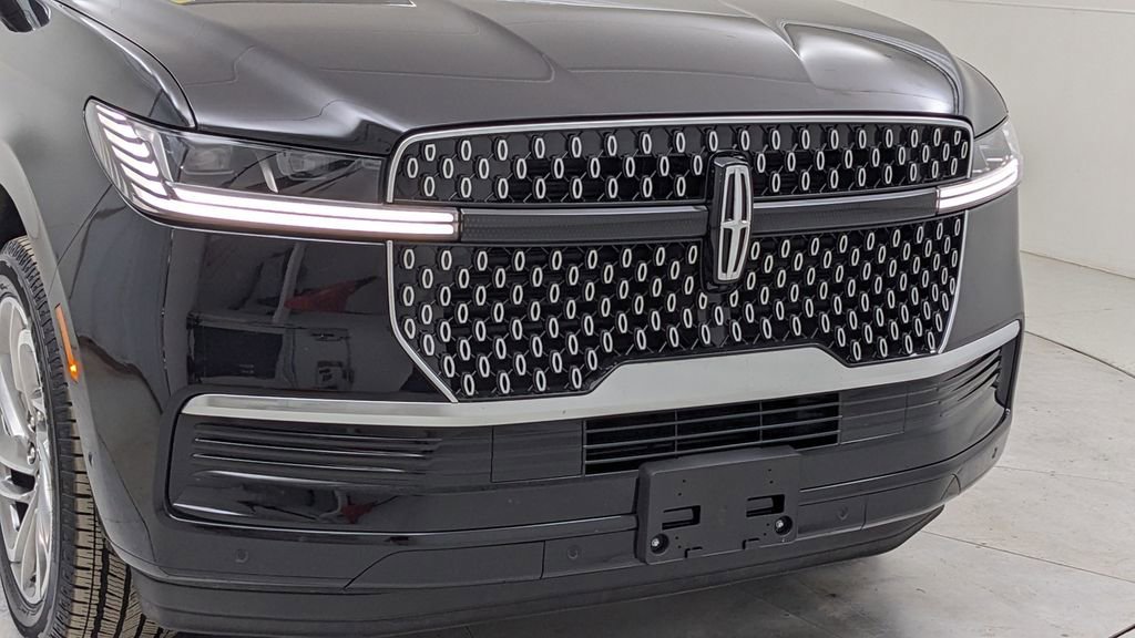 Used 2025 Lincoln Navigator L Reserve image 47