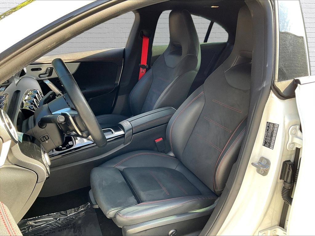 Used 2025 Mercedes-Benz CLA 35 AMG 4MATIC w/ AMG Night Package Plus image 18