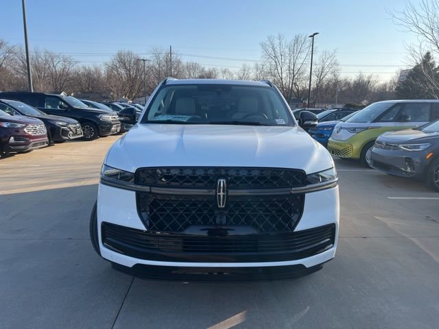 New 2026 Lincoln Navigator Reserve w/ Jet Appearance Package image 2