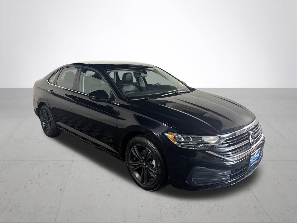 Certified 2022 Volkswagen Jetta SE FWD image 6